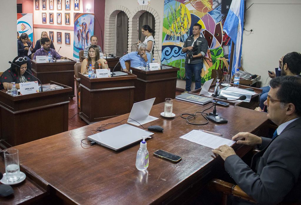 En su carácter de titular del cuerpo, el radical Lisandro Aguiar presidió la sesión de este jueves en el Concejo Deliberante capitalino.