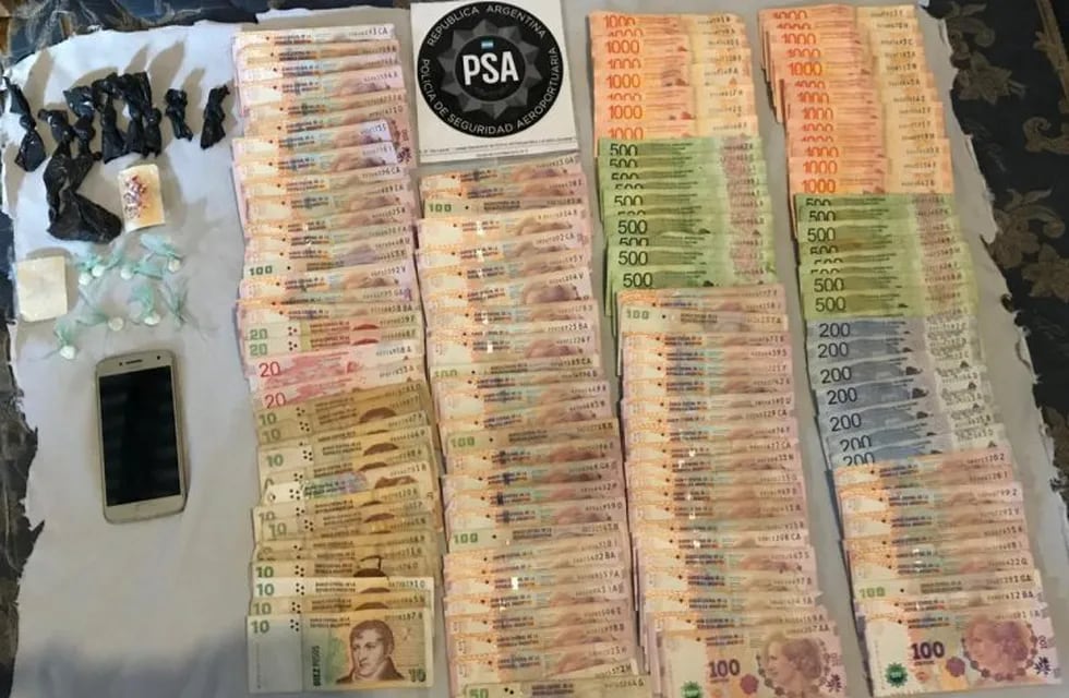 Las fuerzas federales incautaron más de 150.000 pesos en efectivo. (PSA)
