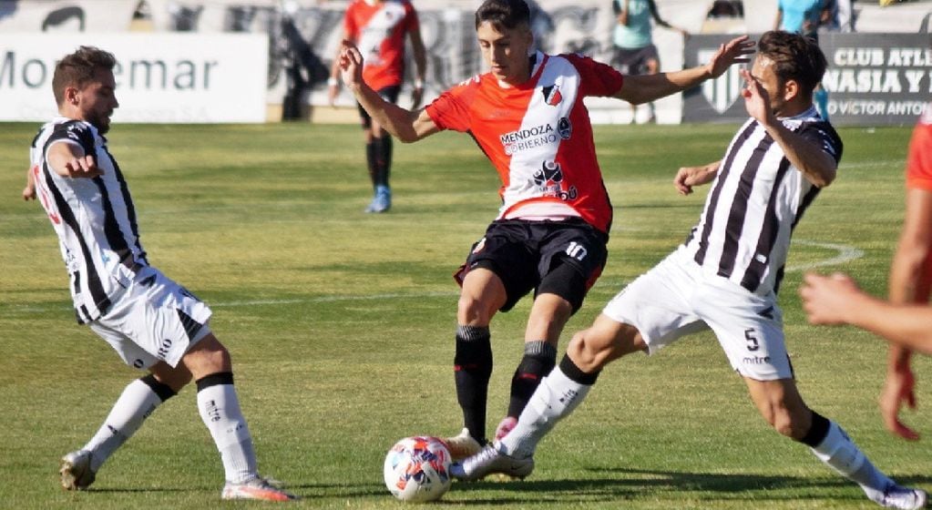 Gimnasia y Deportivo Maipú empataron 1-1 por la Primera Nacional.