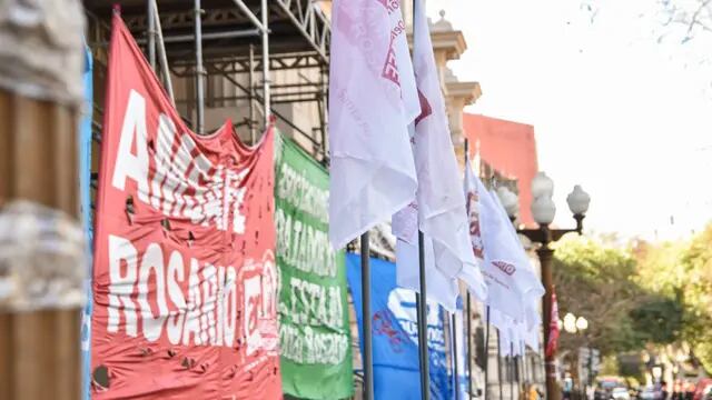 Protesta de gremios estatales en Rosario