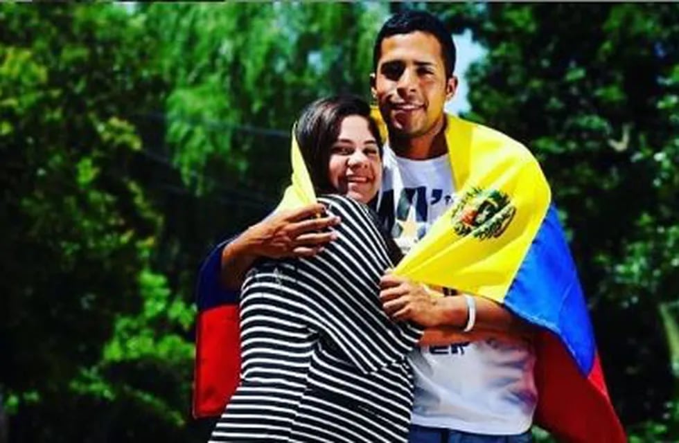 Caminó de Venezuela a Buenos Aires para ver nacer a su hijo, ¡y llegó!