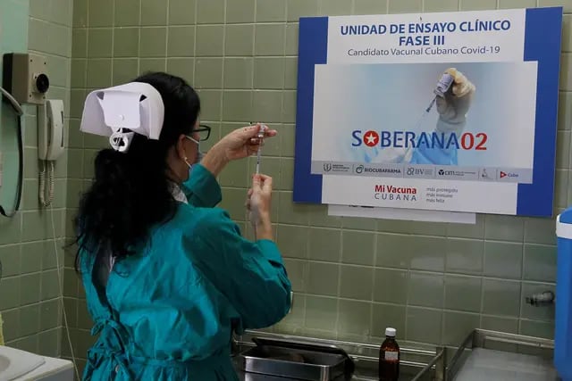 Cuba comienza la aplicación de la “Soberana 02”, la vacuna que Argentina tiene en la mira