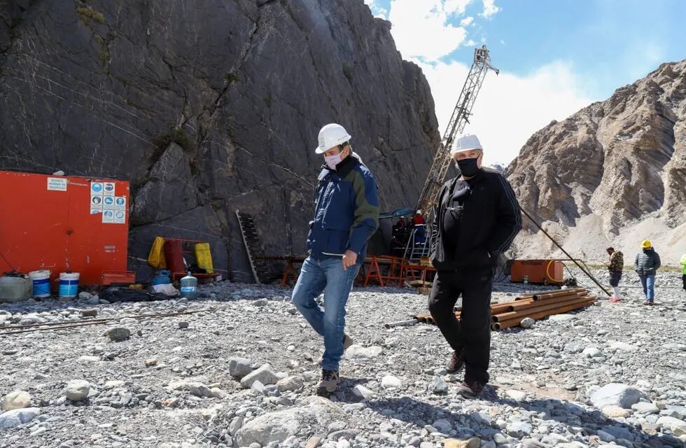 El intendente Emir Félix viajó hasta el Paso Las Leñas donde se lleva adelante el estudio geológico donde se emplazará el túnel internacional.
