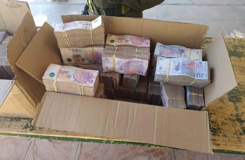 GN halló siete millones de pesos en un camión. en Jujuy