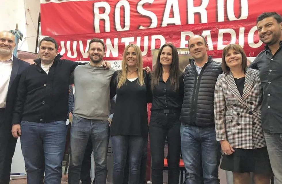 Martín Rosúa (tercero desde la izquierda) fue elegido para competir con Federico Angelini. (@martinrosua)