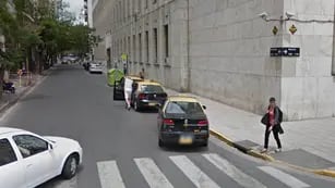 Parada de taxis en los Tribunales de Rosario