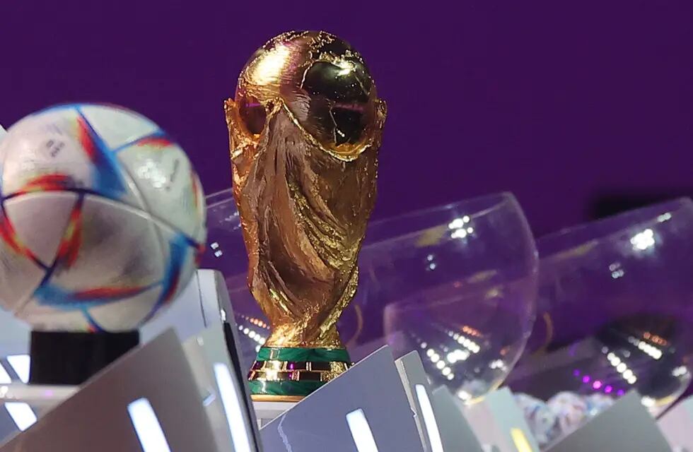 Trofeo de la Copa Mundial de Fútbol FIFA. El próximo torneo se jugará este año en Qatar.