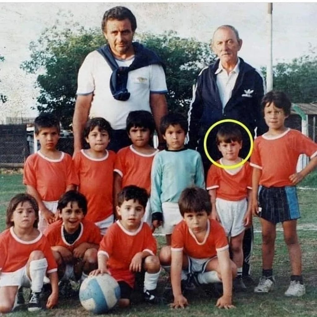 Abanderado Grandioli, fue donde Leo jugó en este club de Rosario entre 1992 y 1995.