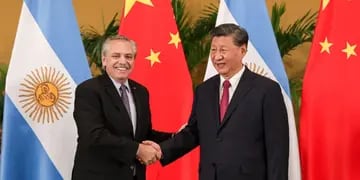 Alberto Fernández con Xi Jinping en la reunión del G20 en Bali.