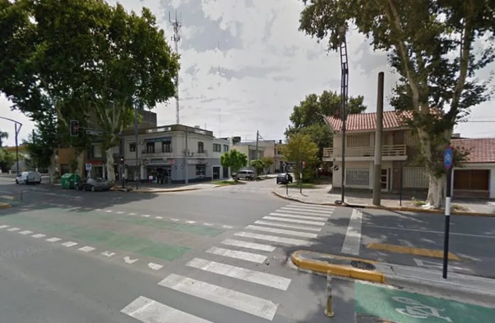La víctima denunció el ingreso de delincuentes en San Martín al 3700. (Google Street View)
