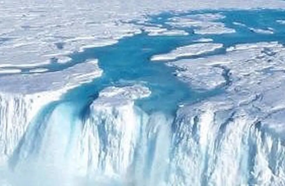 Cataratas y ríos en la Antártida