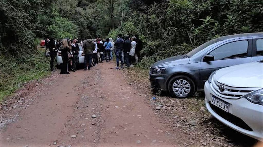 Una fiesta electrónica clandestina en Ocloyas reunía a  65 personas que llegaron al lugar en más de veinte vehículos que fueron secuestrados por la Policía.