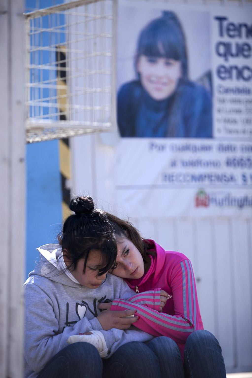 Amigas de Candela Rodríguez en su funeral, en 2011 (DYN)