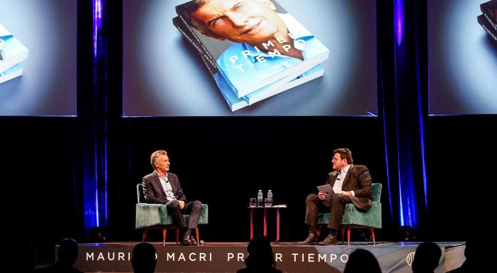 Mauricio Macri junto a Pablo Avelluto. (Clarín)