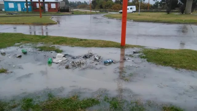 Tres Arroyos, Vecinos de Libertad y Aníbal Ponce reclaman por problemas en la red pluvial y cloacal