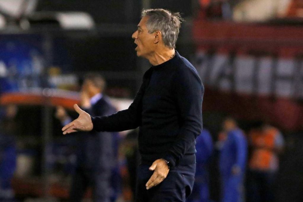 Ariel Holan cuando era entrenador de Independiente (Foto: Andrés Cristaldo/EFE)