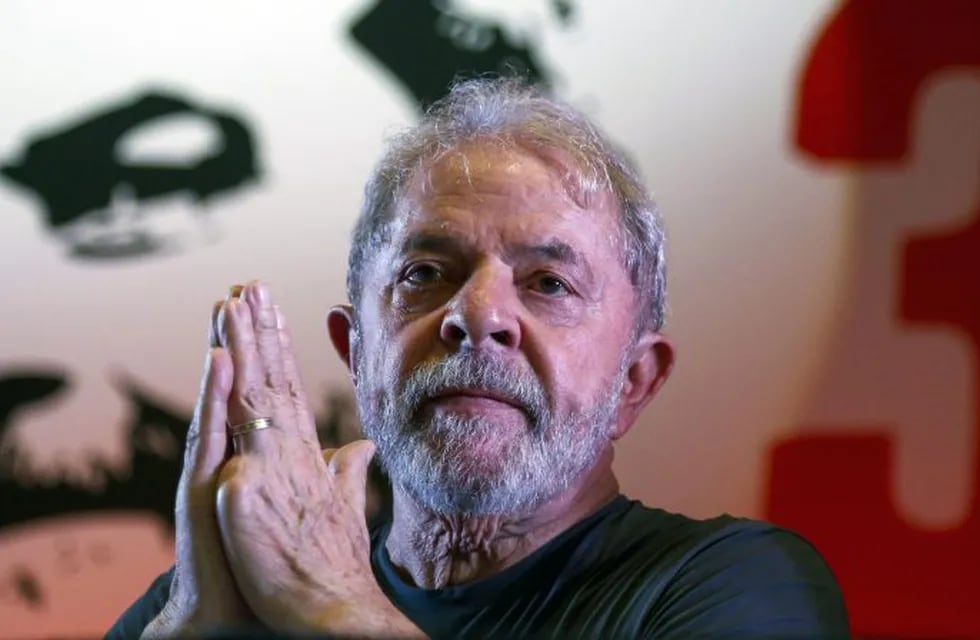 (FILES) In this file photo taken on February 22, 2018 Former Brazilian president Luiz Inacio Lula da Silva gestures during the commemoration of the 38th anniversary of the Workers Party (PT) in Sao Paulo, Brazil.\nBrazil's top court decided Thursday to defer until April 4 a decision on whether ex-president Luiz Inacio Lula da Silva should face jail if he loses an appeal next week. The Federal Supreme Court, sitting in the capital Brasilia, decided to adjourn its session for two weeks, meaning the leftist former president cannot be jailed before then.\n / AFP PHOTO / Miguel SCHINCARIOL