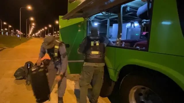 Ómnibus que transportaba marihuana salió de Puerto Iguazú y fue detenido en el paraje Centinela