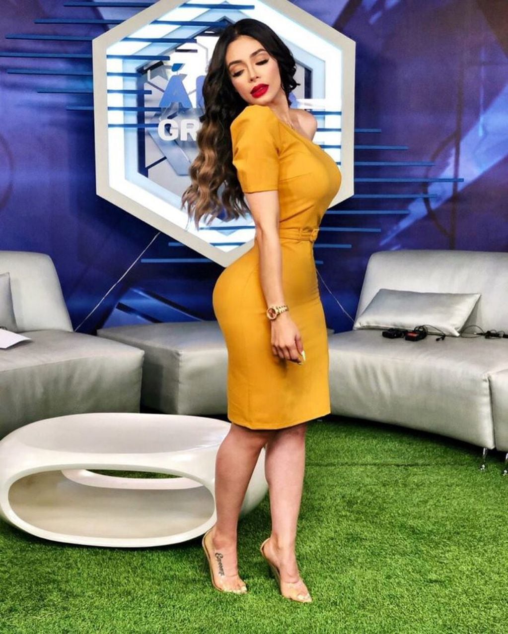 En Instagram, es conocida como "Sandía" y ahora trabaja en la televisión de Guatemala como comentarista deportiva