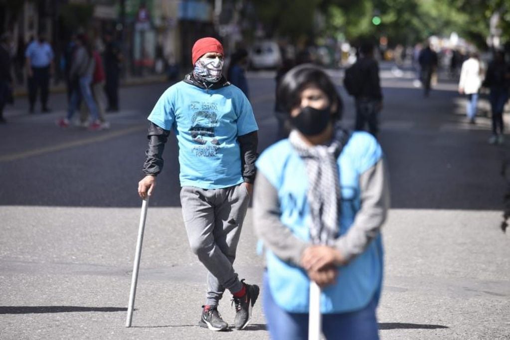 Cortes en  el Centro de Córdoba, en repudio a un desalojo en Buenos Aires.