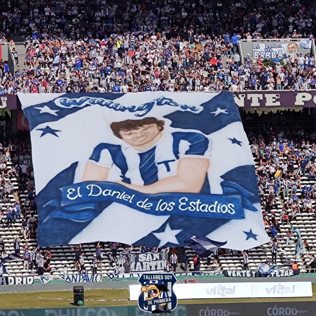 Talleres desplegó el telón de "El Daniel de los Estadios" en honor al exfutbolista.
