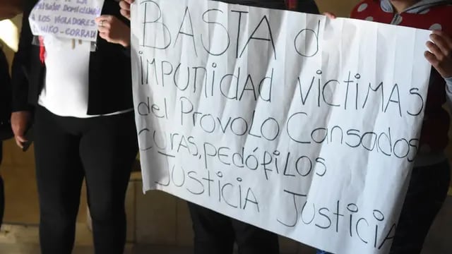  Reclamo de justicia en Tribunales provinciales por parte de familiares y victimas del Instituto Próvolo