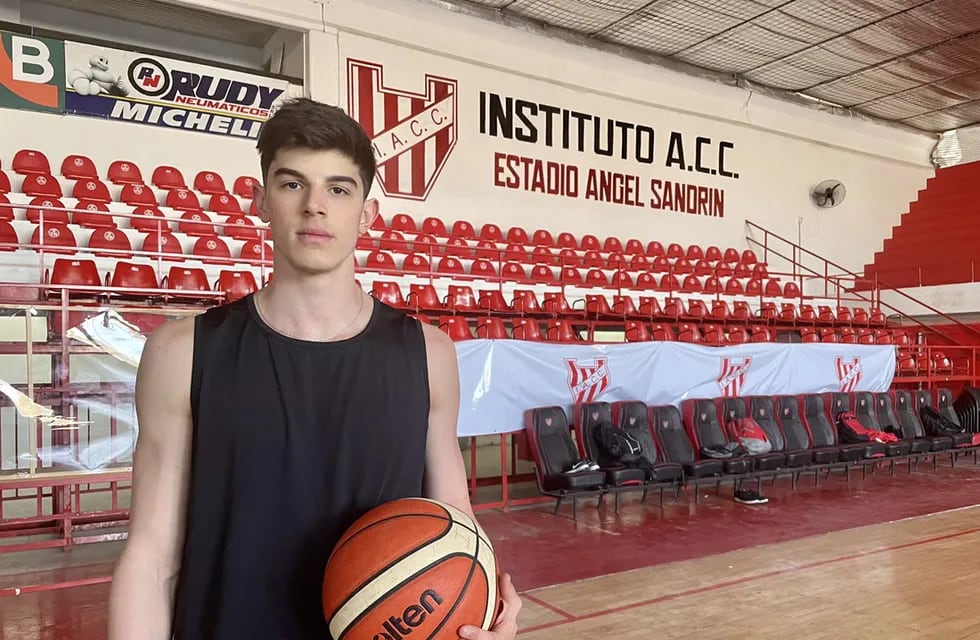 Uno de los pibes más buscados en el mercado de la Liga Nacional, Federico Elías juega en Instituto básquet. (Prensa Instituto)