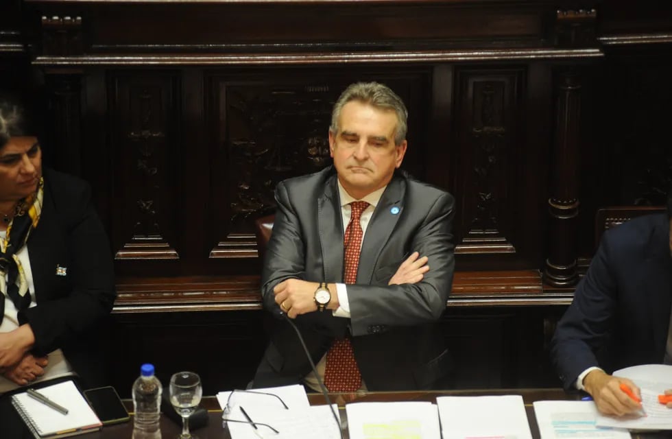 Agustín Rossi presenta el informe de su gestión. Foto: Corresponsalía.