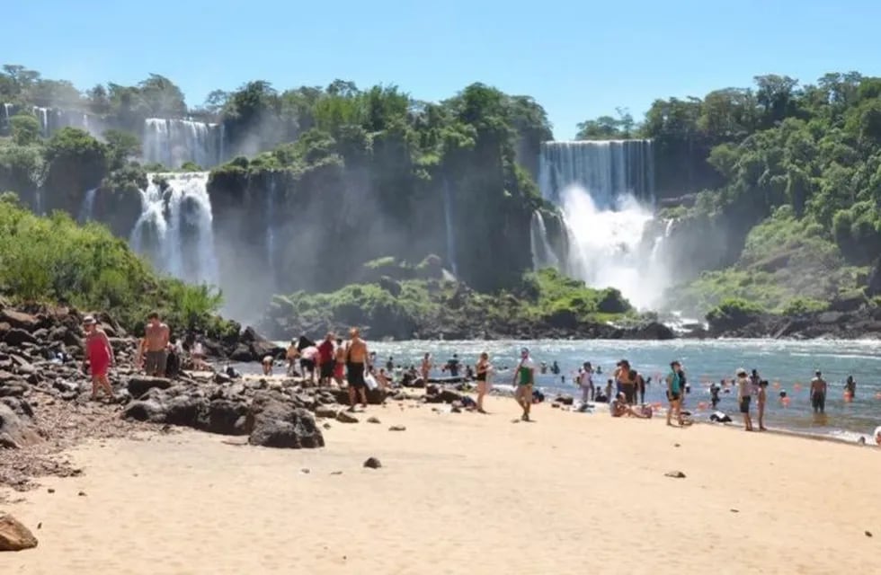 Salto San Martín y su isla arenosa. (Foto de Twitter)