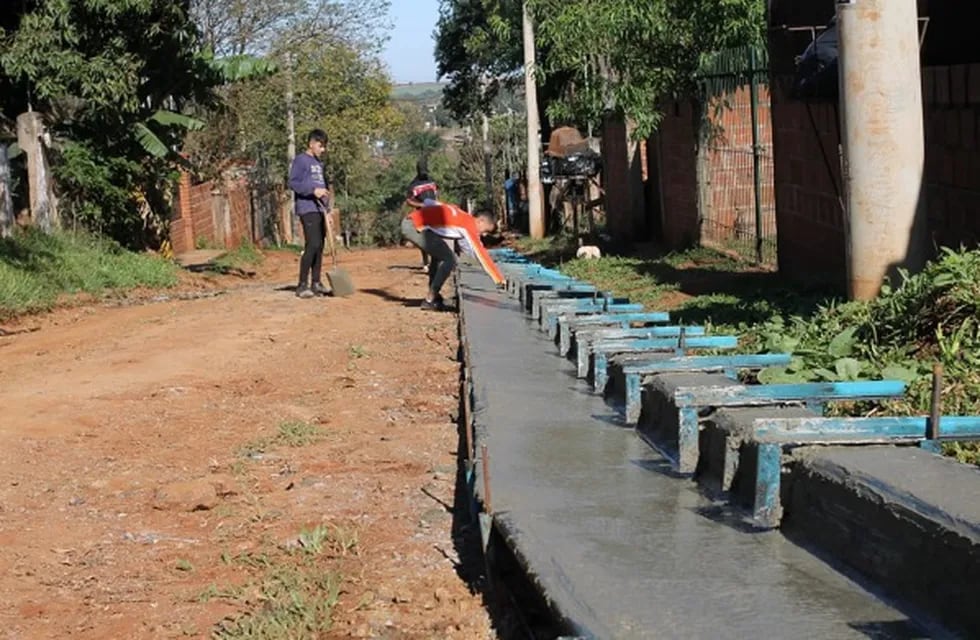 Realizarán obras de cordón cuneta en Puerto Iguazú.