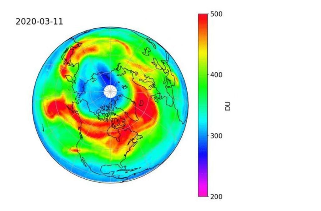 Inusual agujero de la capa de ozono sobre el Ártico.