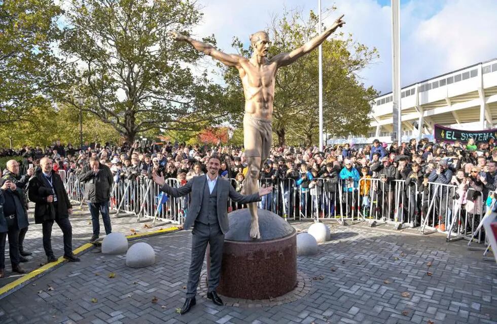 Inauguraron una estatua de Zlatan Ibrahimovic en Malmö, su ciudad natal. (AFP)