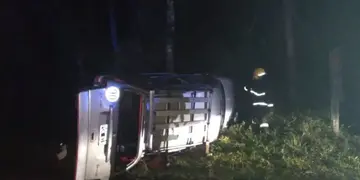 Despistó un vehículo en Iguazú y su conductor se encuentra grave en terapia intensiva