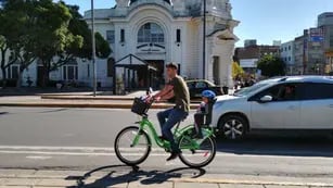 Suman bicicletas públicas con sillitas en Rosario