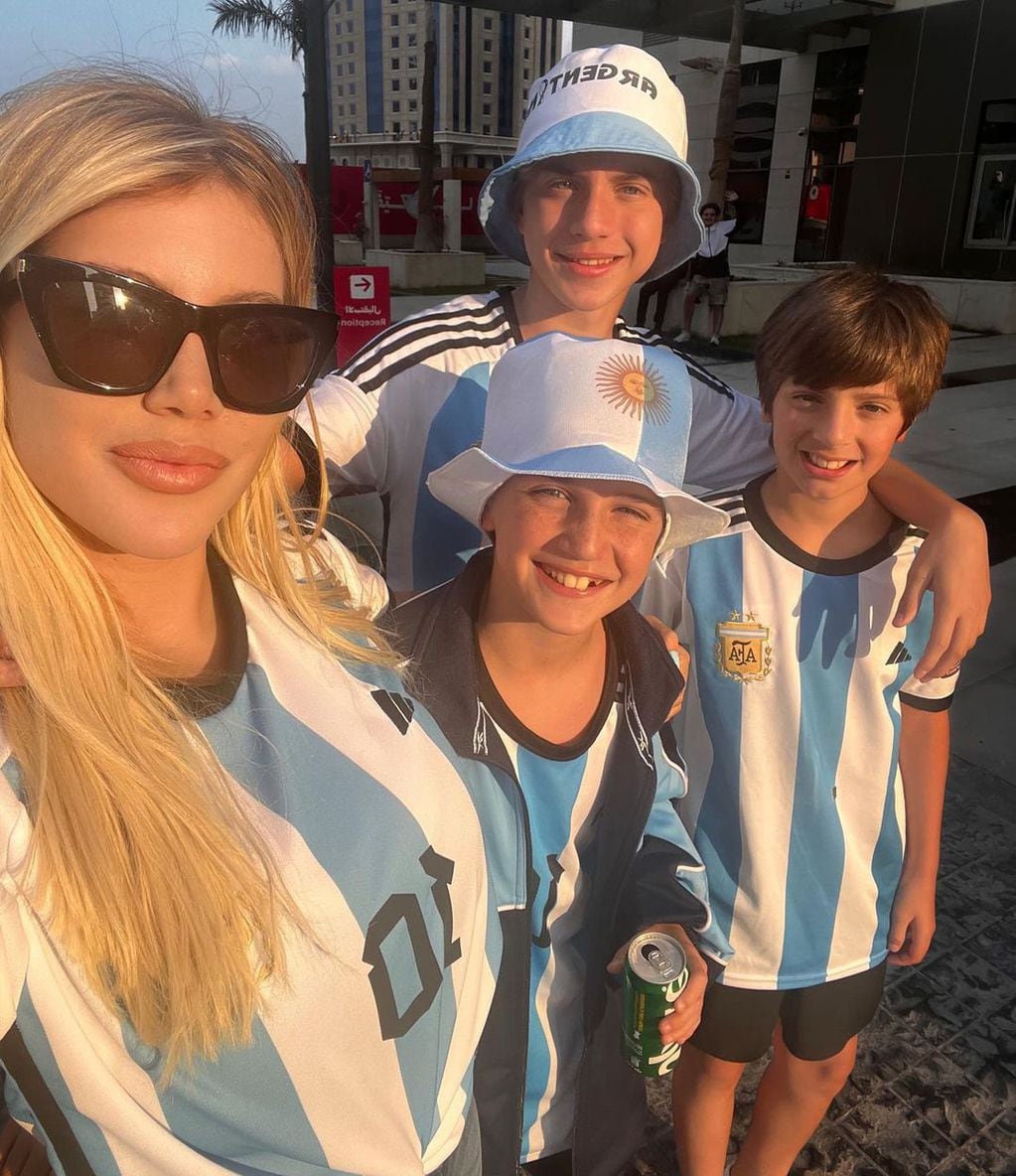 Wanda Nara en Qatar con sus hijos para alentar a la Selección Argentina