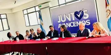 Conferencia de prensa de Juntos Avancemos