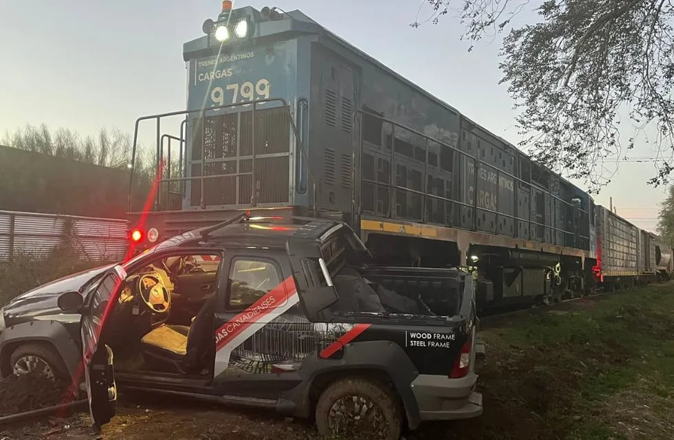 El tren colisionó a la camioneta en la zona noroeste de la ciudad de Córdoba.