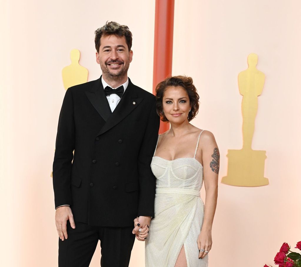 Dolores Fonzi y Santiago Mitre en la Alfombra Roja de los Oscar 2023