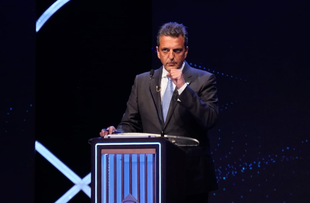Sergio Massa durante el debate presidencial.