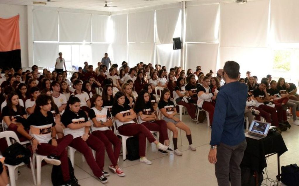 TC 2000 en el Instituto Educativo Nuevo Milenio.