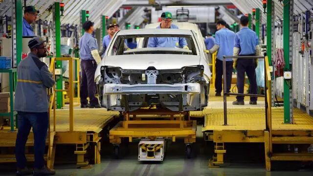 Industria. Renault tiene planes para incrementar la producción en el complejo de Santa Isabel, en Córdoba. (Nicolás Bravo/Archivo)