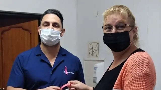 Entregaron pulseras rosas a las afiliadas de la UOM Rafaela