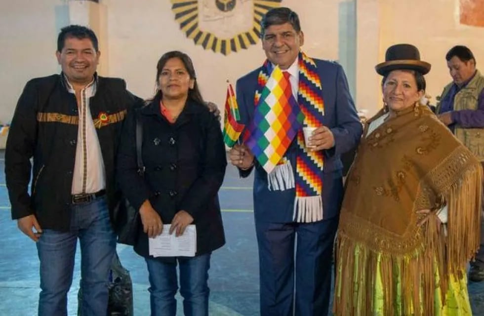 Arcando en el aniversario de Bolivia
