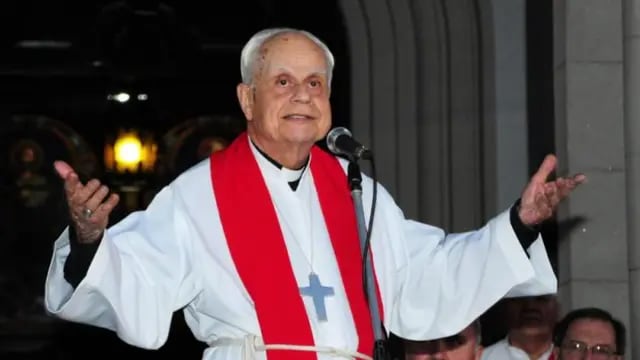 Monseñor Emilio Bianchi di Cárcano, obispo emérito de Azul