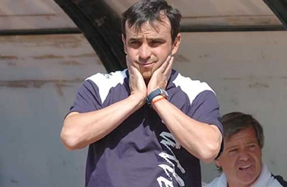 El Lute, que está trabajando como entrenador en Ecuador, sufrió a la distancia el robo en su domicilio en Córdoba.