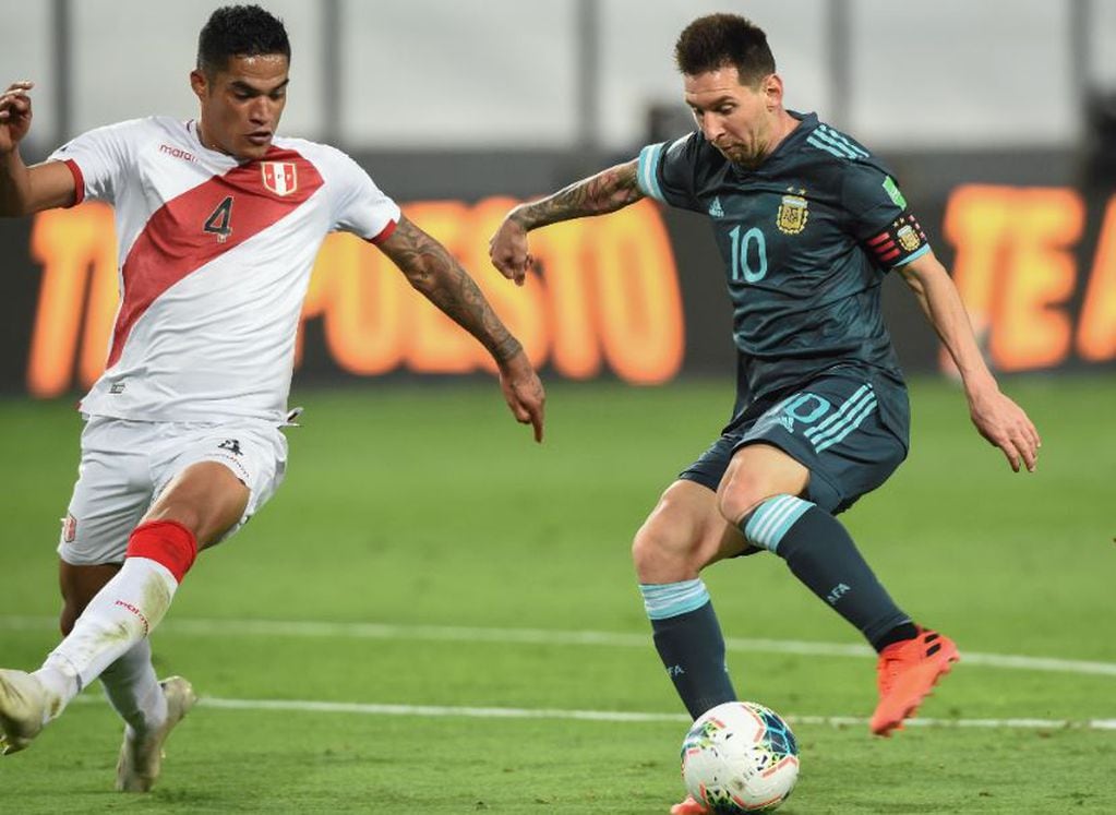 Lionel Messi jugó un buen partido ante Perú, aunque no logró anotar. (AFP)