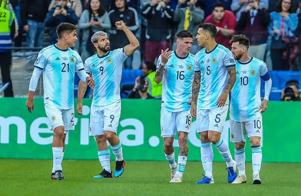 06 July 2019, Brazil, Sao Paulo: Argentina's Sergio Aguero celebrates scoring with teammates during the Copa America third-place soccer match between Argentina and Chile at the Arena Corinthians. Photo: Geraldo Bubniak/ZUMA Wire/dpa