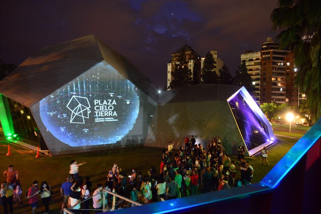 Noche de los museos en la Plaza Cielo y Tierra. (Nicolás Bravo)