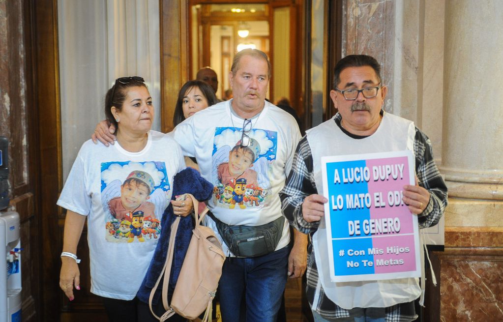 Los abuelos de Lucio Dupuy viajaron para Buenos Aires por la sanción de la Ley Lucio.