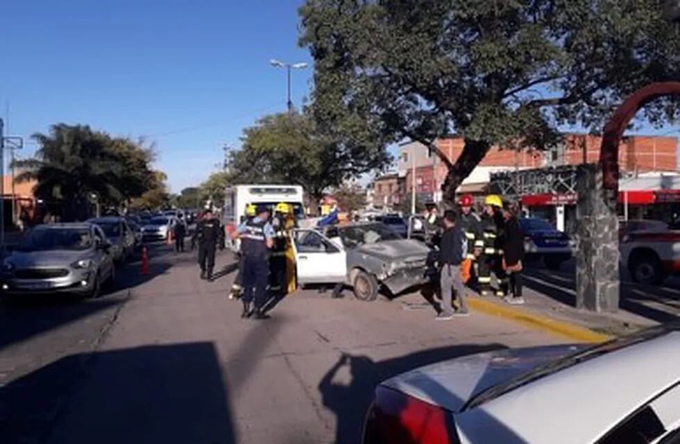 Accidente de tránsito en Avenida del Libertador, Alta Gracia.
